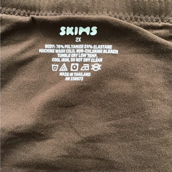 SKIMS Fits Everybody Tube Dress | Cocoa - Picture 7 of 10